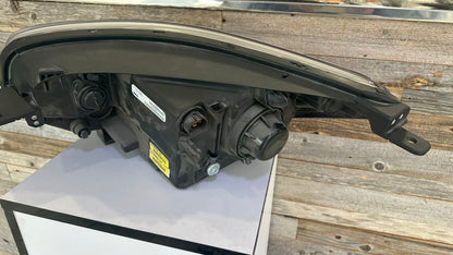 KIA SOUL 2014-2019 Passenger Headlamp assy composite Halogen