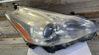 TOYOTA PRIUS v 2012-2014 Passenger Headlamp lens/housing Halogen