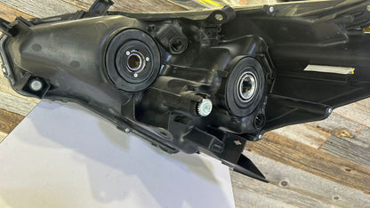 TOYOTA PRIUS v 2012-2014 Passenger Headlamp lens/housing Halogen