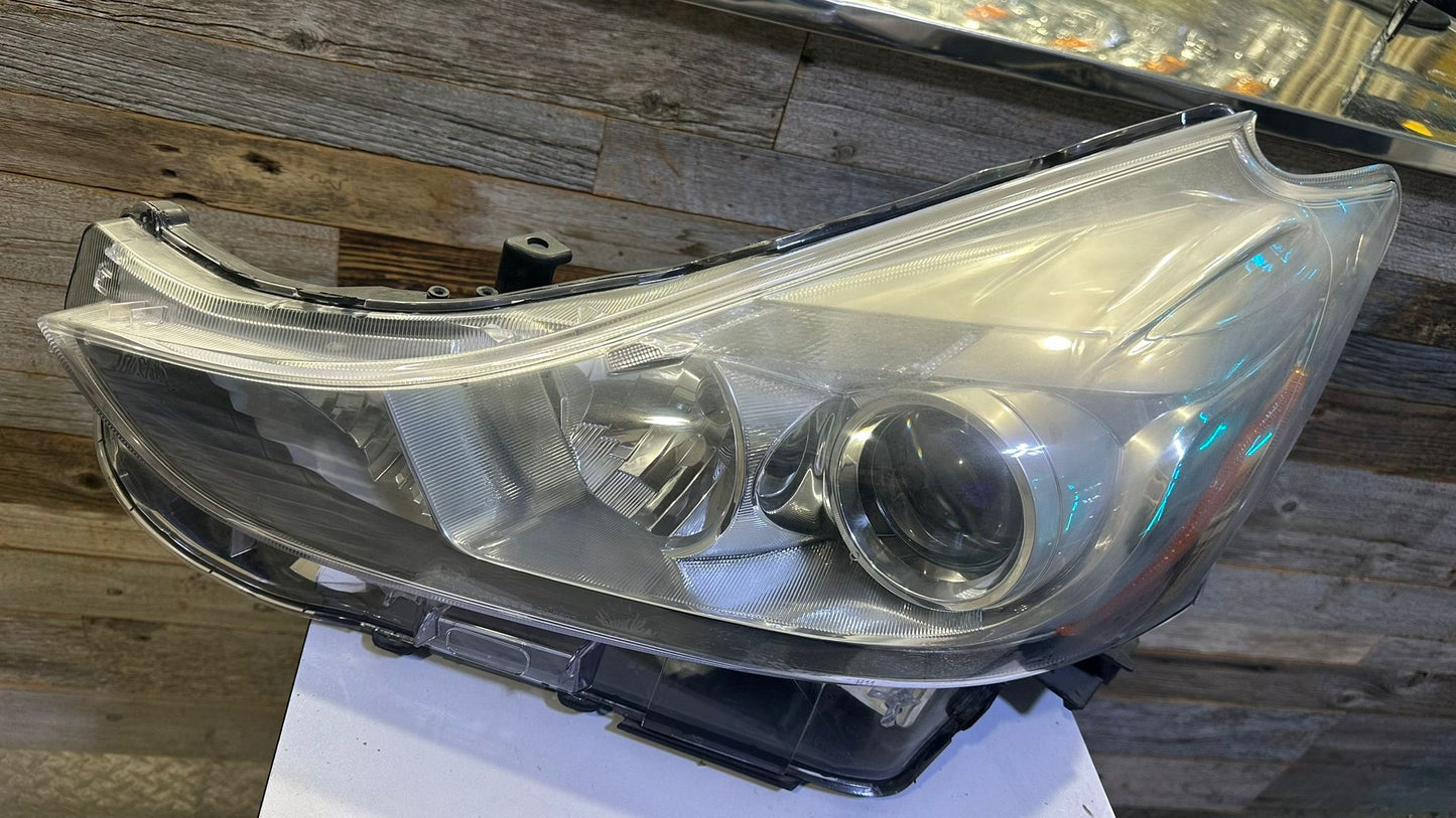 TOYOTA PRIUS v 2015-2018 Driver Headlamp lens/housing Halogen