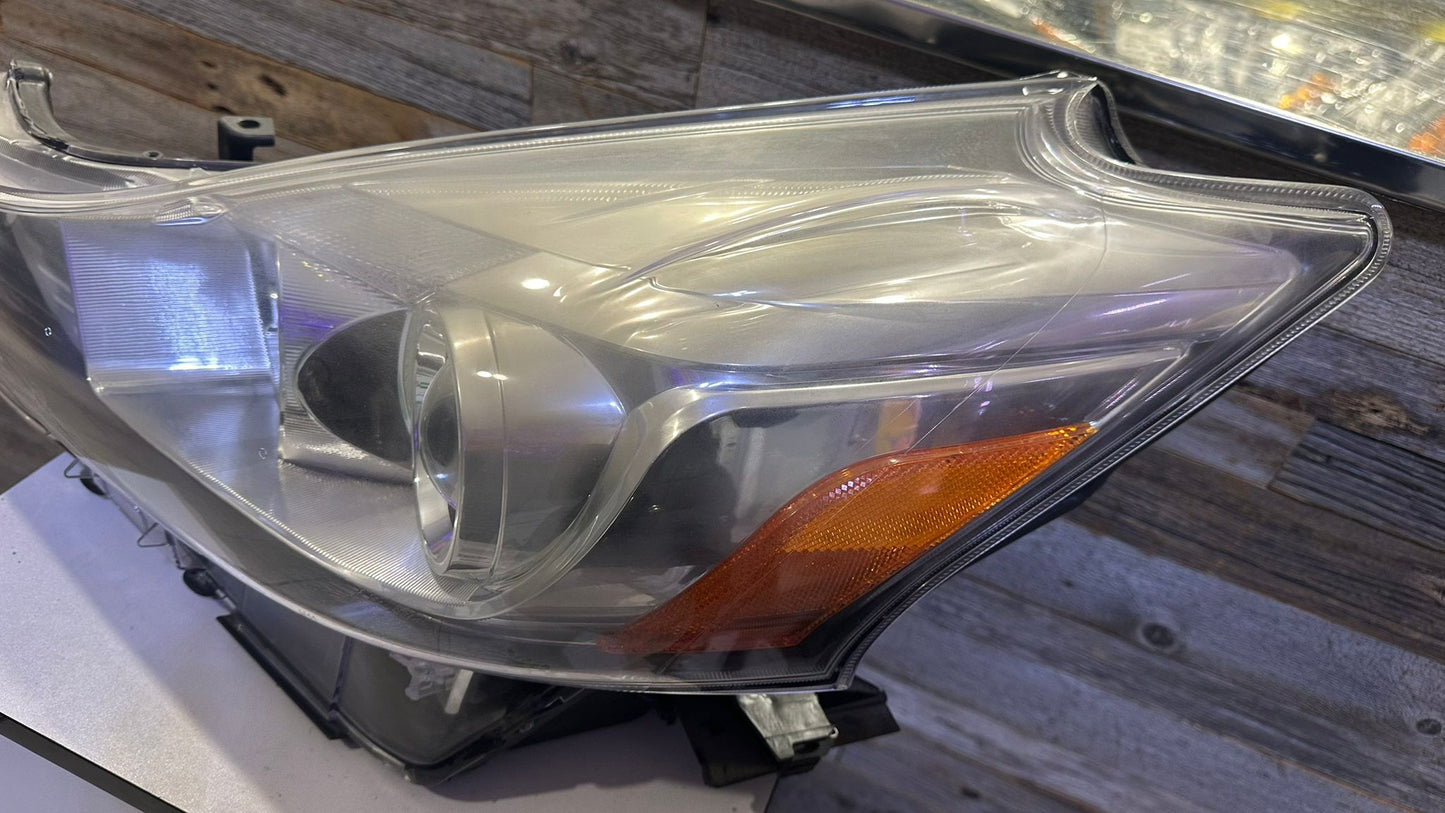 TOYOTA PRIUS v 2015-2018 Driver Headlamp lens/housing Halogen