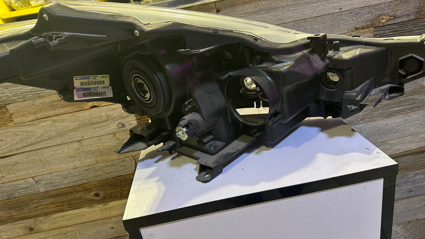TOYOTA PRIUS v 2015-2018 Driver Headlamp lens/housing Halogen
