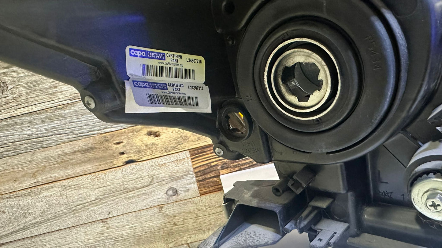 TOYOTA PRIUS v 2015-2018 Driver Headlamp lens/housing Halogen