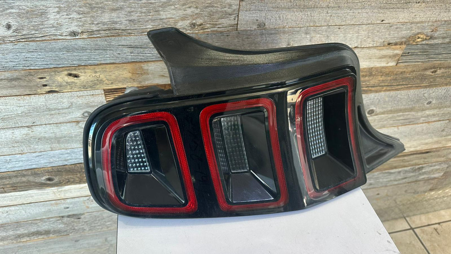 FORD MUSTANG 2013-2014 Driver Taillamp assy SHELBY GT500
