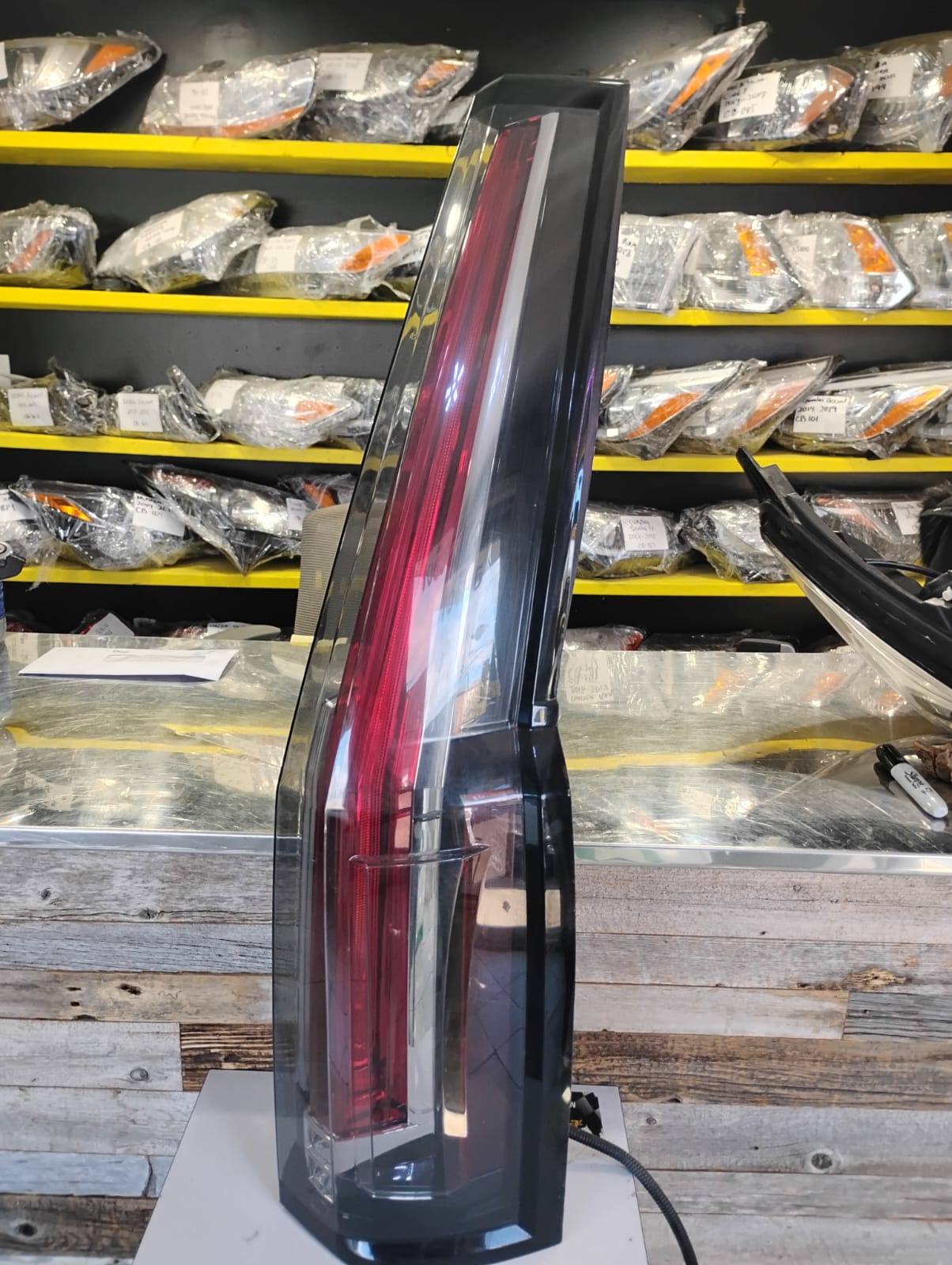 CADILLAC SCALADE 2015-2020 PASSENGER TAILLAMP