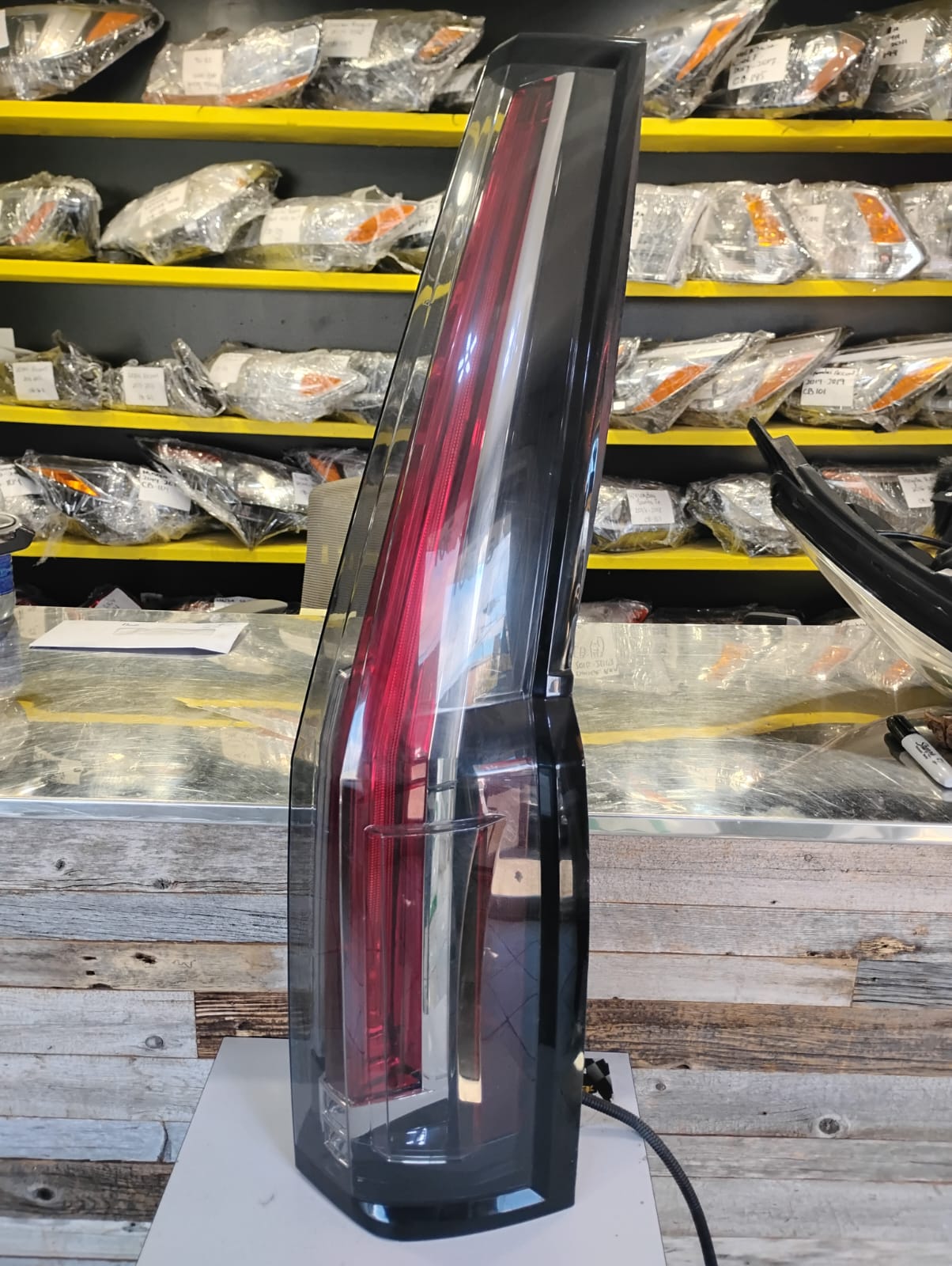 CADILLAC SCALADE 2015-2020 PASSENGER TAILLAMP