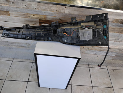 CADILLAC SCALADE 2015-2020 PASSENGER TAILLAMP