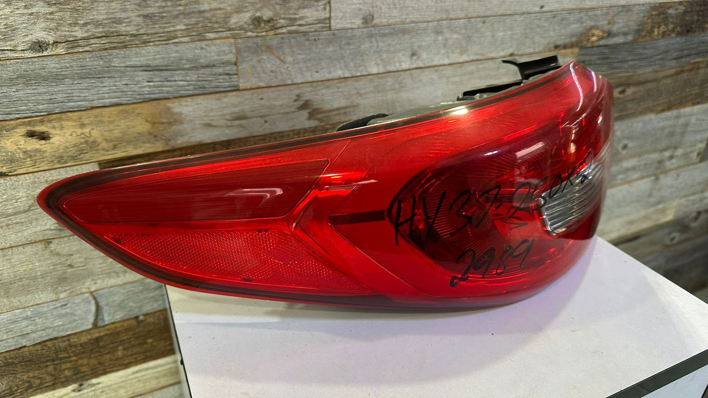 HYUNDAI SONATA 2015-2017 Driver Taillamp assy outer Bulb Type