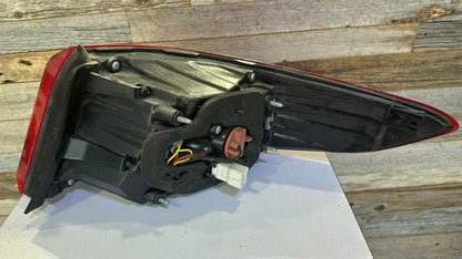 HYUNDAI SONATA 2015-2017 Driver Taillamp assy outer Bulb Type