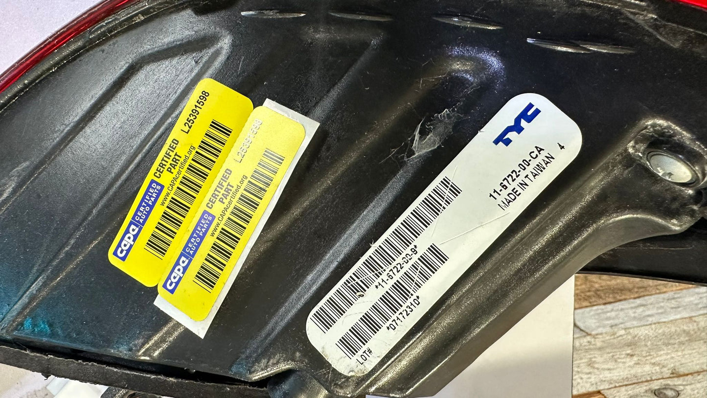 HYUNDAI SONATA 2015-2017 Driver Taillamp assy outer Bulb Type