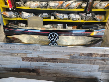 VOLKSWAGEN ID.4 Tail Light Center Assembly 2021-2025