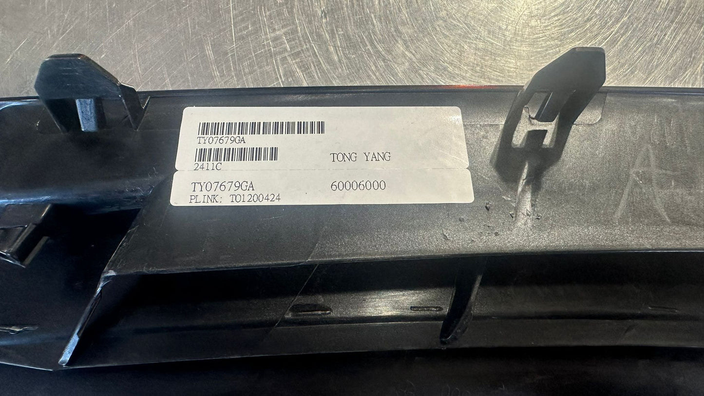 TOYOTA COROLLA 2017-2018 Grille assy CE|L|LE|LE ECO|XLE; Silver