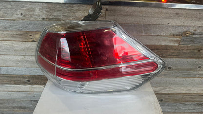 NISSAN ROGUE 2014-2016 Passenger Taillamp assy outer