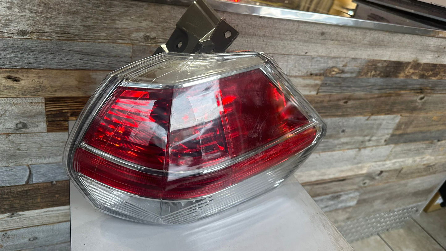 NISSAN ROGUE 2014-2016 Passenger Taillamp assy outer
