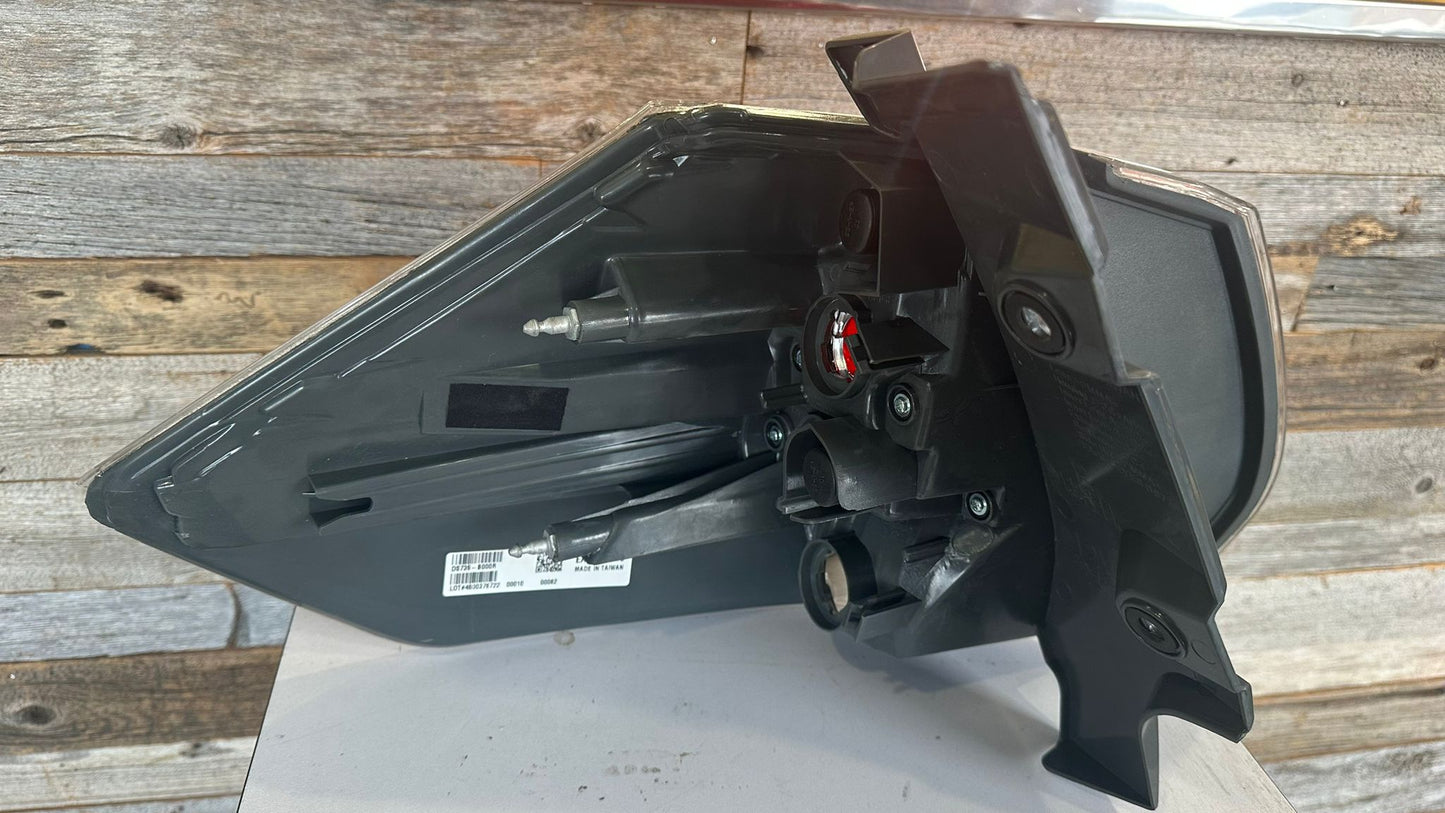 NISSAN ROGUE 2014-2016 Passenger Taillamp assy outer