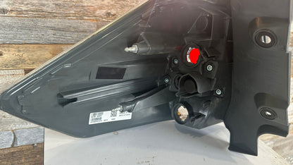 NISSAN ROGUE 2014-2016 Passenger Taillamp assy outer