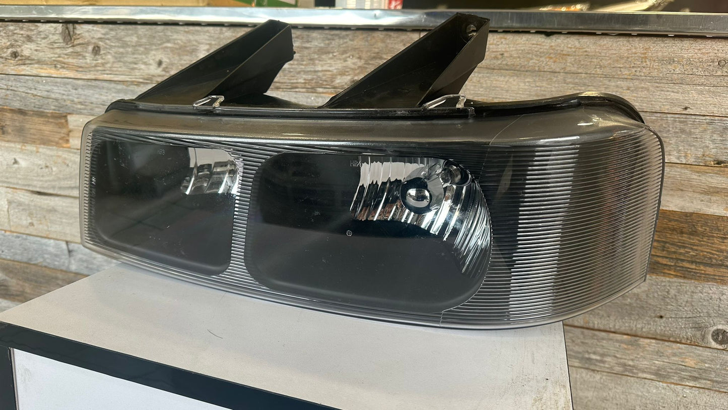 GMC EXPRESS 1500/ SAVANA 2003-2025 Driver Headlamp assy composite all