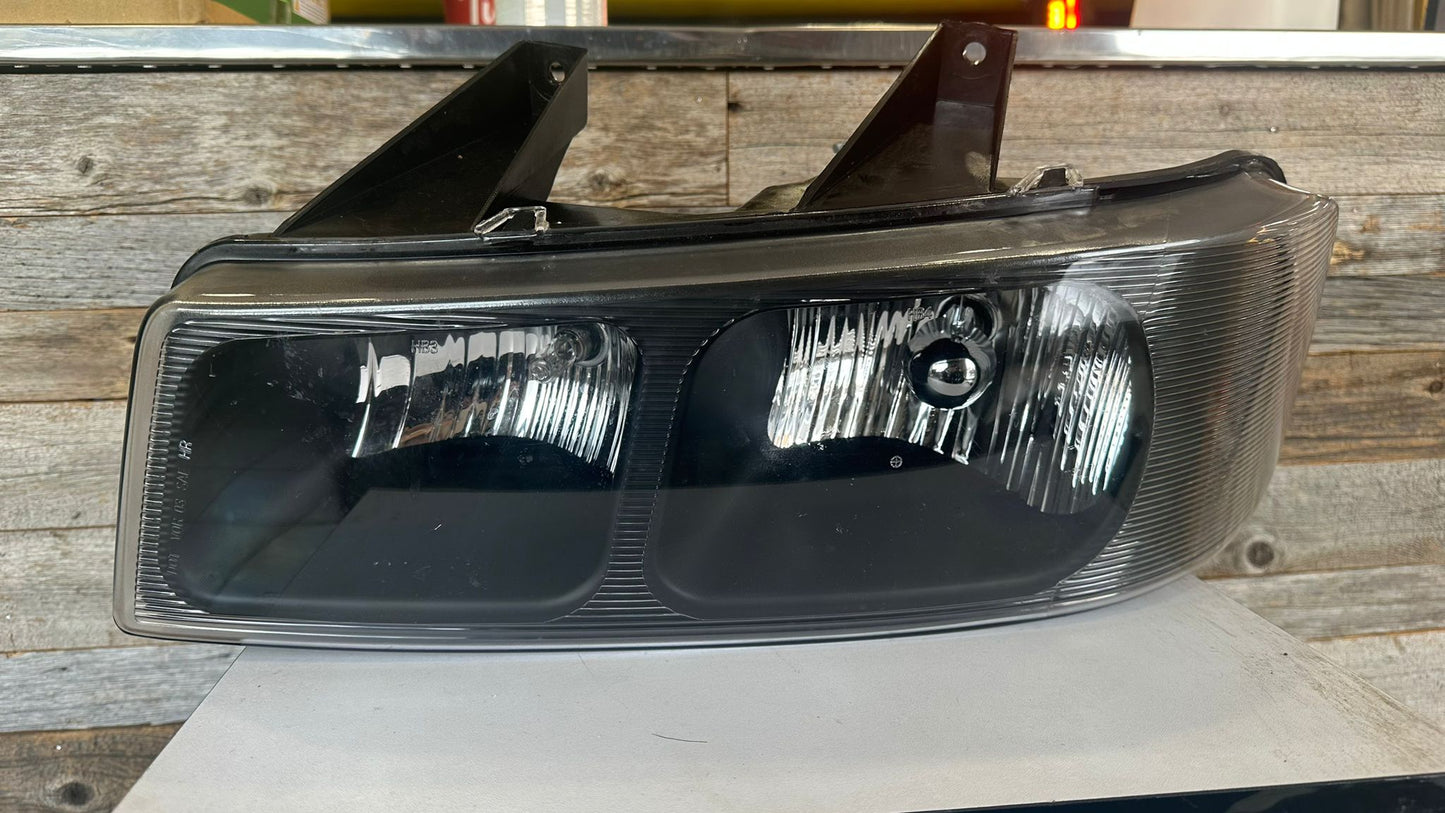 GMC EXPRESS 1500/ SAVANA 2003-2025 Driver Headlamp assy composite all