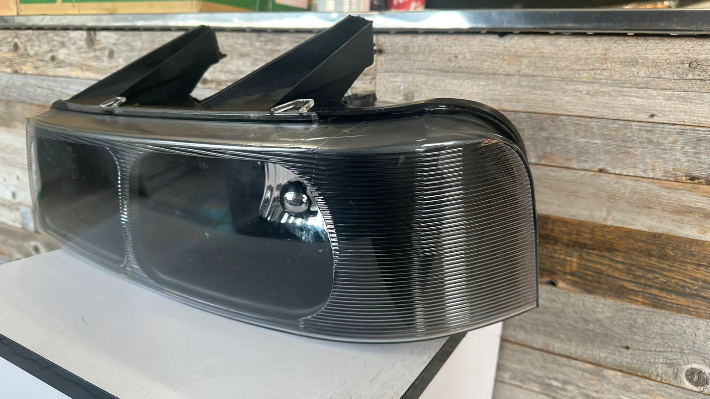 GMC EXPRESS 1500/ SAVANA 2003-2025 Driver Headlamp assy composite all