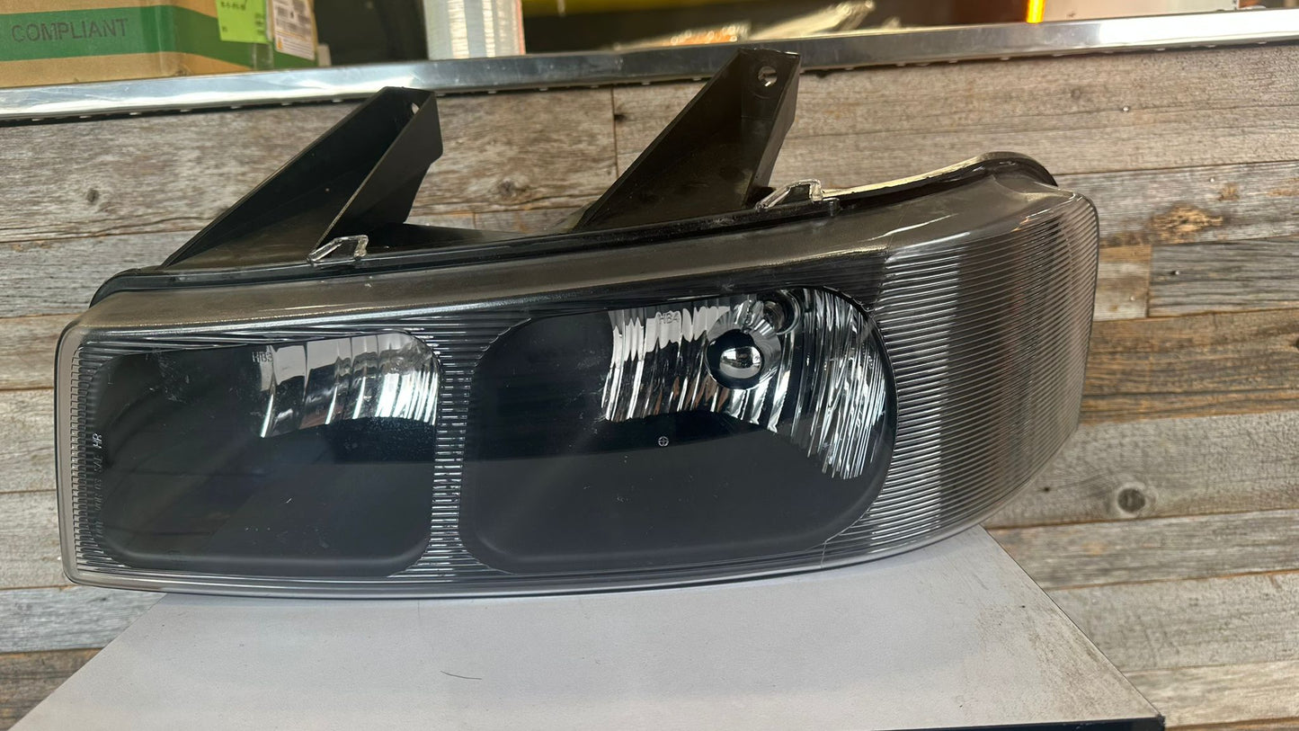 GMC EXPRESS 1500/ SAVANA 2003-2025 Driver Headlamp assy composite all