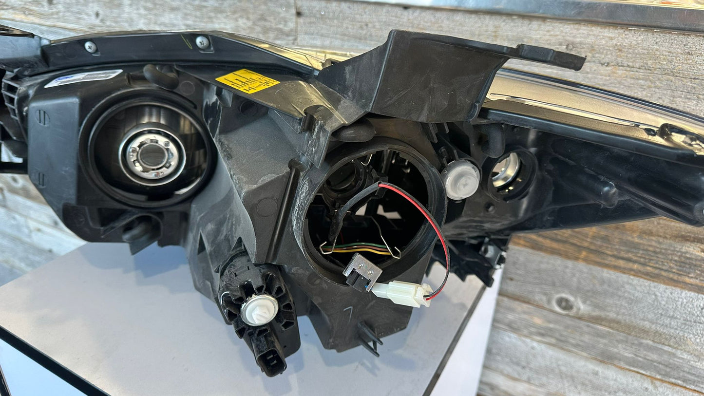 MAZDA CX-5 2013 2015 Passenger Headlamp lens/housing HID
