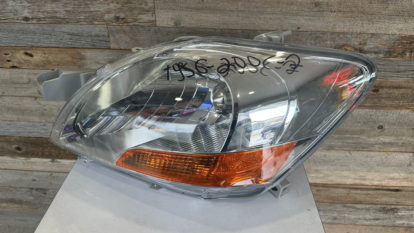TOYOTA YARIS SEDAN / 12 SEDAN CANADA BASE Driver HEADLAMP 2007-2011