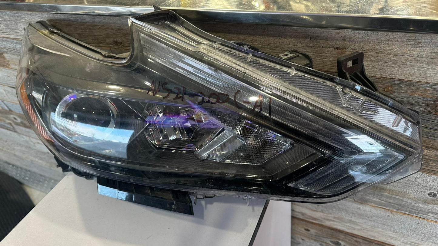 NISSAN ALTIMA 2016-2018 Passenger Headlamp assy composite Sedan; Halogen; w/o LED DRL; w/o Smoke Lens