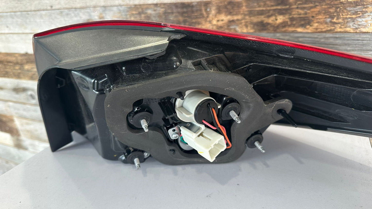KIA FORTE 2017-2018 Driver Taillamp assy outer Sedan; Halogen