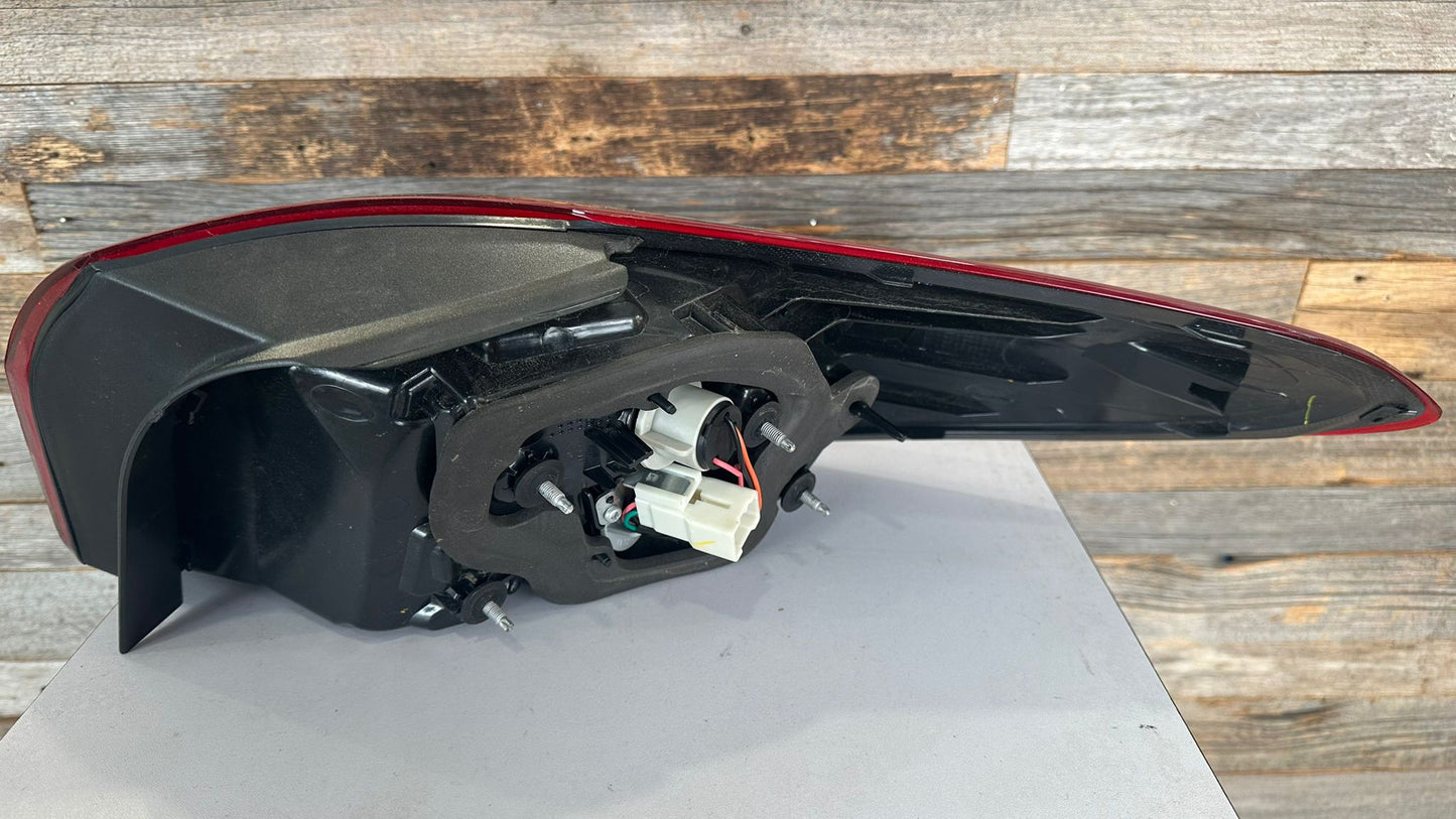 KIA FORTE 2017-2018 Driver Taillamp assy outer Sedan; Halogen