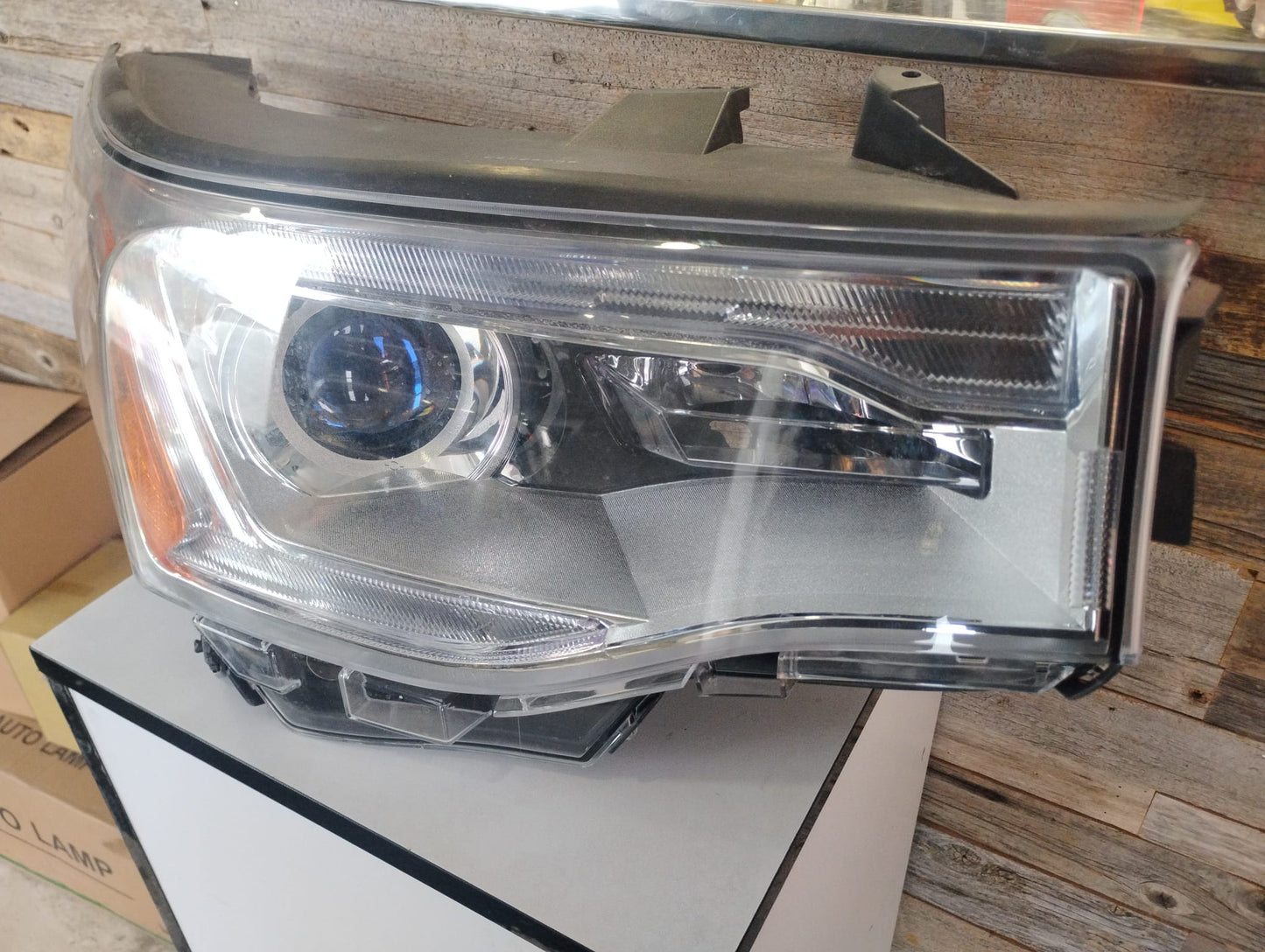 GMC ACADIA 2017-2019 Passenger Headlamp assy composite Halogen; w/LED DRL; w/o All Terrain Pkg