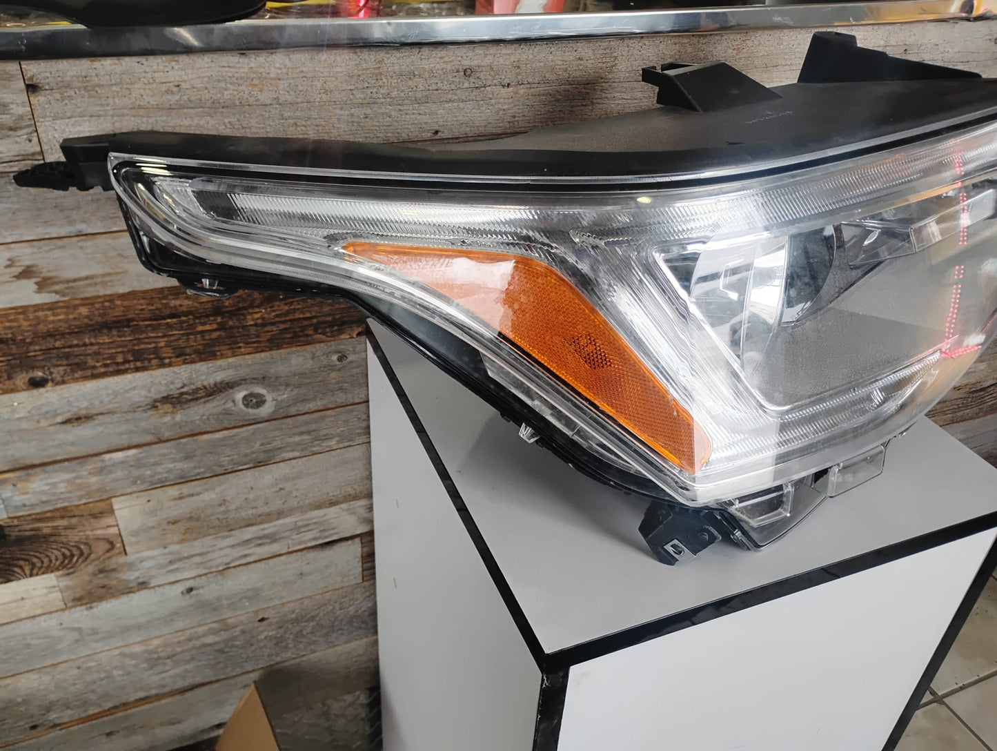 GMC ACADIA 2017-2019 Passenger Headlamp assy composite Halogen; w/LED DRL; w/o All Terrain Pkg