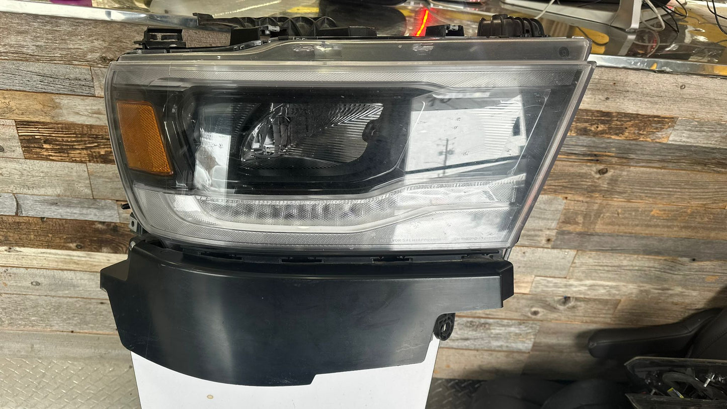 DODGE RAM1500 /2019-2024 HEADLAMP HID LAMP ASSY W/O ADAPTIVE W/CHROME BEZEL