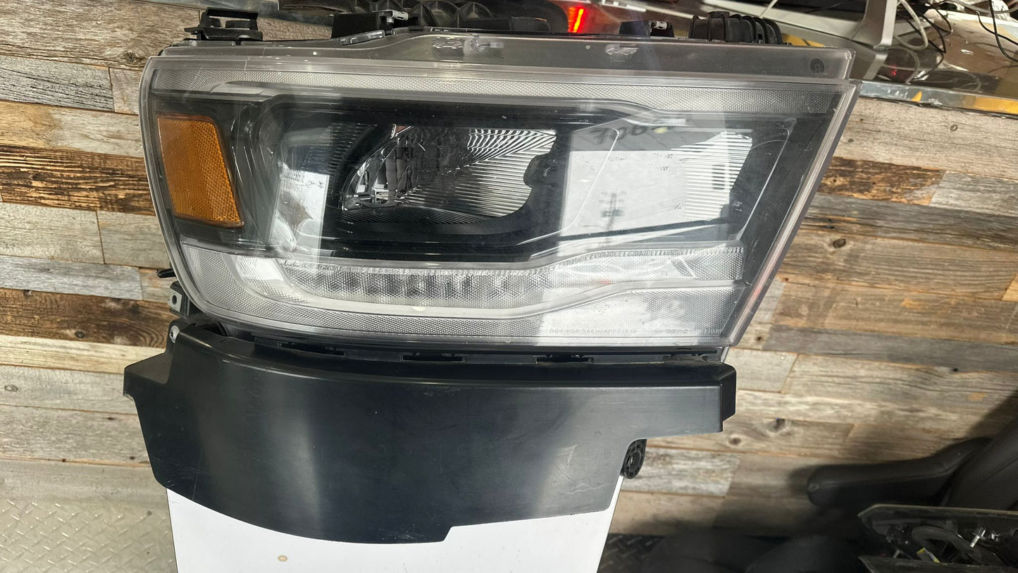 DODGE RAM1500 /2019-2024 HEADLAMP HID LAMP ASSY W/O ADAPTIVE W/CHROME BEZEL