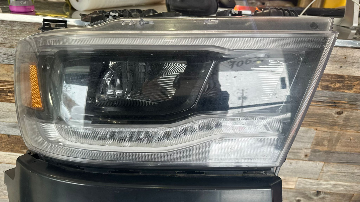 DODGE RAM1500 /2019-2024 HEADLAMP HID LAMP ASSY W/O ADAPTIVE W/CHROME BEZEL