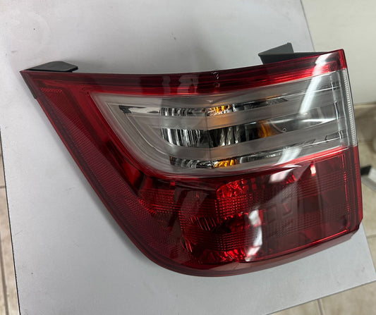 HONDA ODYSSEY 2011-2013 Driver Taillamp assy outer On Body