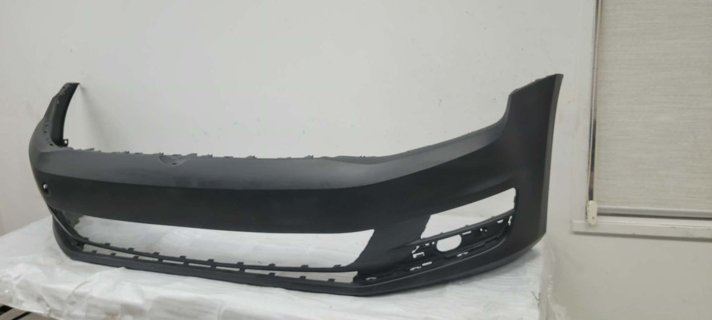 VOLKSWAGEN GOLF  2015 - 2016  FRONT BUMPER COVER OCCASION!!