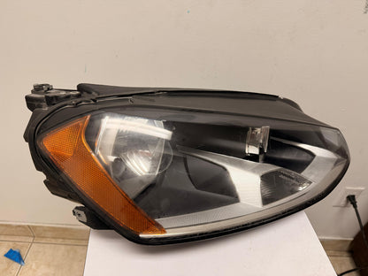 VOLKSWAGEN GOLF/ e-GOLF 2015-2020 Passenger Headlamp assy composite Halogen
