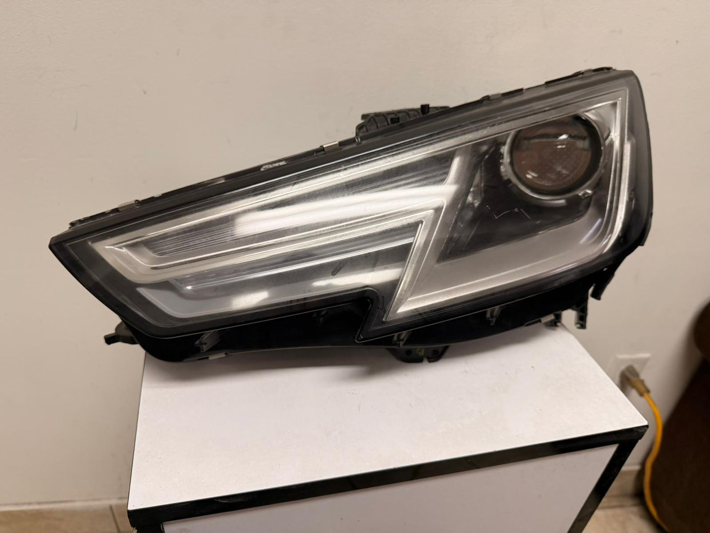 AUDI A4 2017-2019 Driver Headlamp assy composite HID
