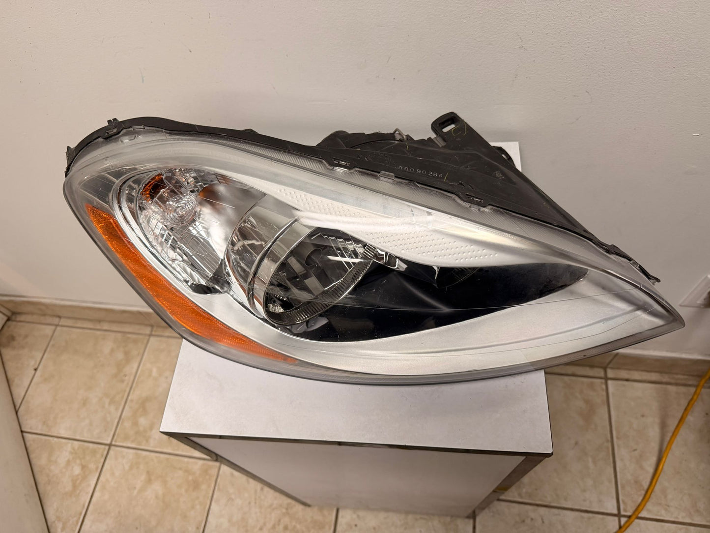 VOLVO XC60 2010-2013 Passenger Headlamp assy composite