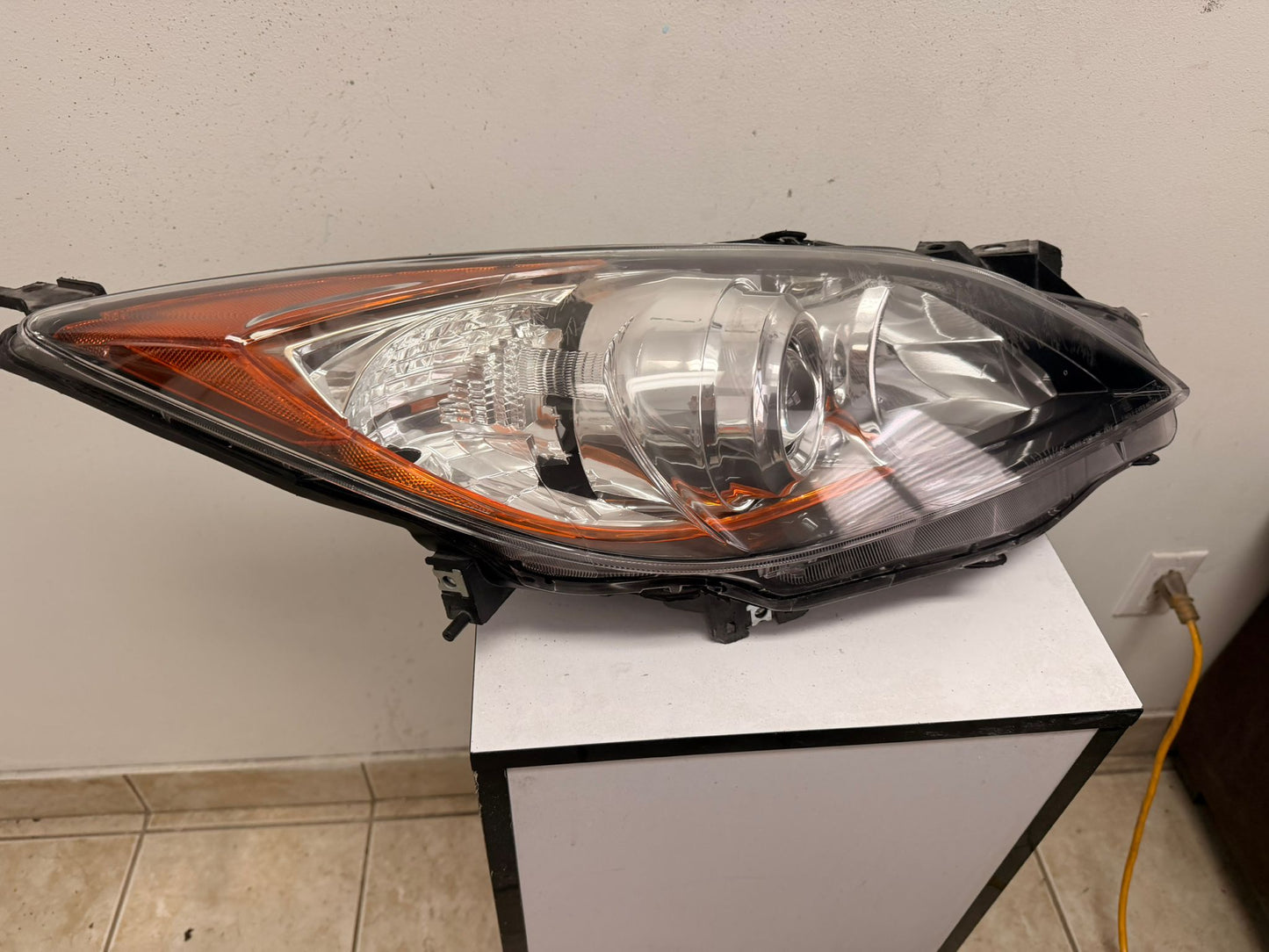 MAZDA 3 2010-2013 Passenger  Headlamp lens/housing Halogen; 5 Speed Trans