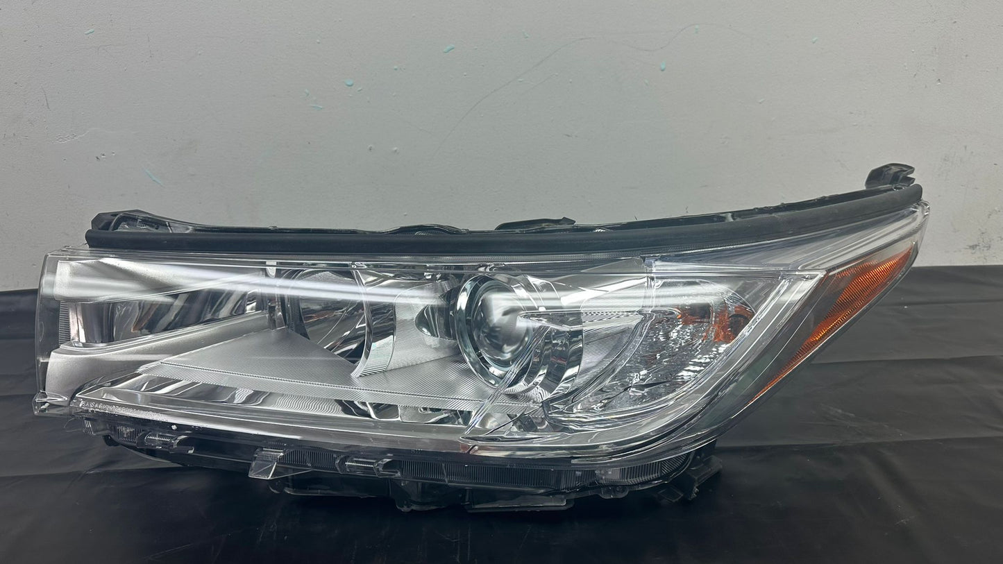 TOYOTA HIGHLANDER 2017-2019 Driver Headlamp assy composite LE|LE PLUS|XLE; w/o Smoked Chrome Accent; w/o LED DRL; Chrome Bezel