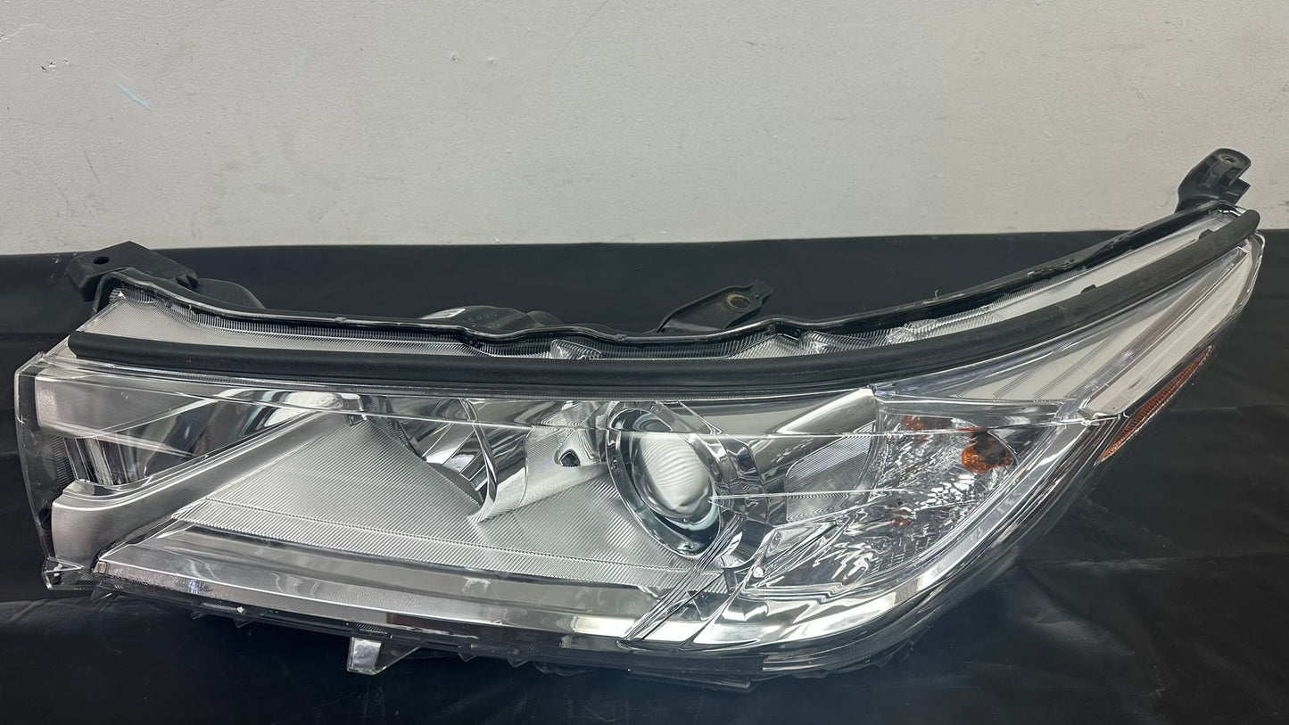 TOYOTA HIGHLANDER 2017-2019 Driver Headlamp assy composite LE|LE PLUS|XLE; w/o Smoked Chrome Accent; w/o LED DRL; Chrome Bezel