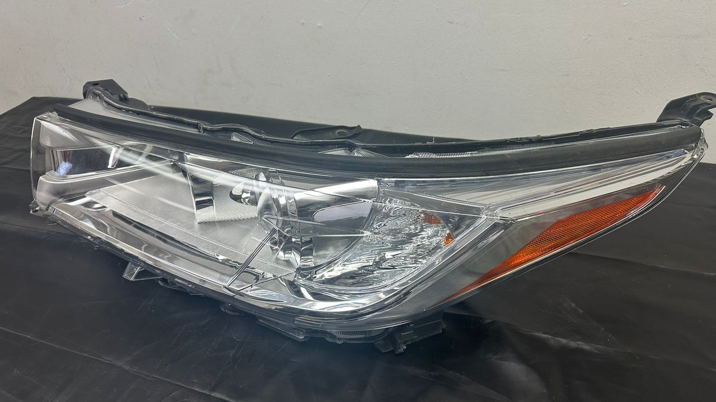 TOYOTA HIGHLANDER 2017-2019 Driver Headlamp assy composite LE|LE PLUS|XLE; w/o Smoked Chrome Accent; w/o LED DRL; Chrome Bezel
