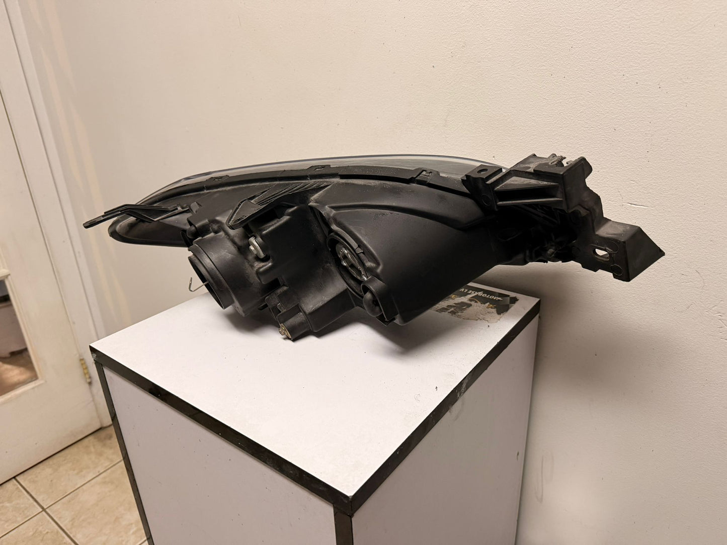 MAZDA 3 2004-2009 Driver Headlamp lens/housing Sedan; Halogen