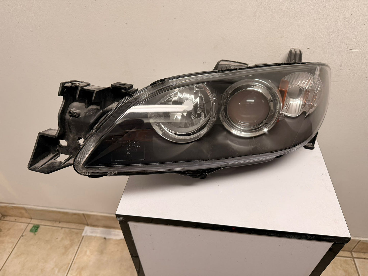 MAZDA 3 2004-2009 Driver Headlamp lens/housing Sedan; Halogen