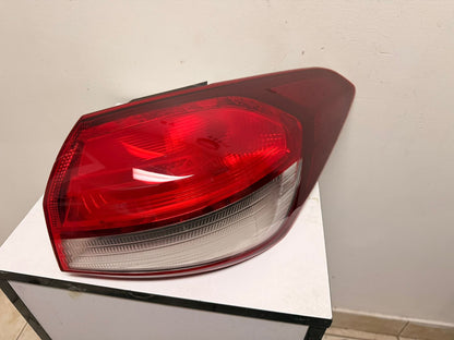 KIA FORTE 2017-2018 Passenger Taillamp outer Halogen/Sedan