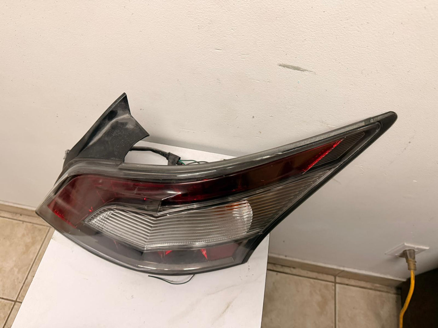 NISSAN MAXIMA 2012-2014 Driver Taillamp