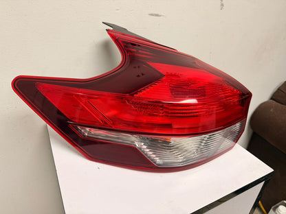 NISSAN KICKS 2018-2020 Driver Taillamp outer