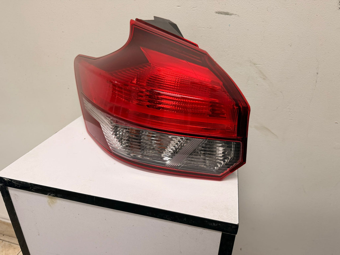 NISSAN KICKS 2018-2020 Driver Taillamp outer