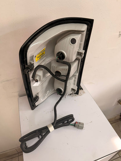 GMC SIERRA 1500| 2016-2019 Passenger Taillamp assy w/o LED Lamp